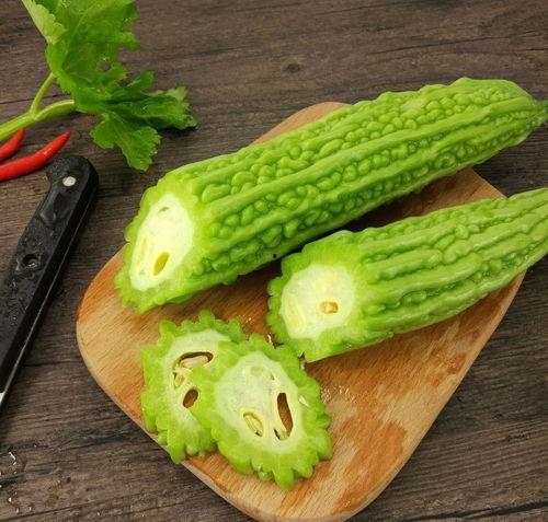 奶牛吃瓜的做法,瓜果飘香，共享田园美味