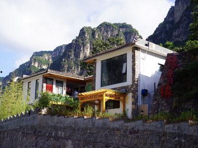 新乡铝制异形网红民宿,创意设计引领潮流住宿体验”